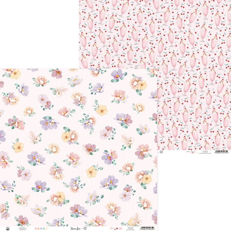 Papel decorativo com padrões florais e de flamingos