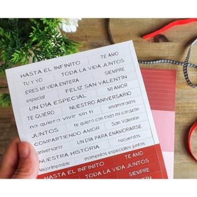 Autocolantes Rouge Lacquered World