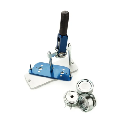 Máquina de fabrico de crachats B-700 com moldes intercambiáveis