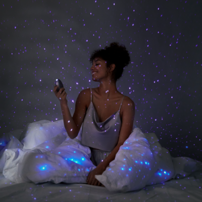 Pulse Galaxie Svakom  | Sugador de clitóris com com projetor Starlight e conexão APP