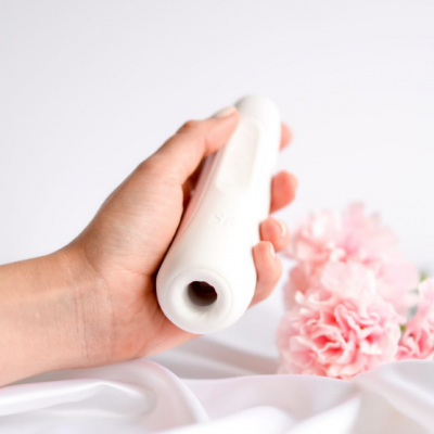 Satisfyer Curvy 1 | Sugador com bocal vibrador + conexão APP