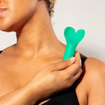 Vibrador bullet / Bala vibratória com pétalas estimulantes | Je Joue - Amour