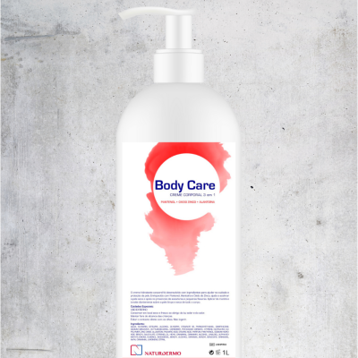 Frasco branco com creme corporal Body Care e tampa doseadora