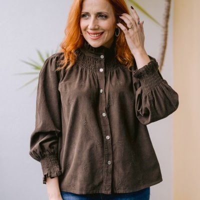 Camisa castanha
