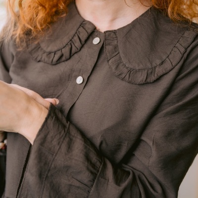 Camisa gola, castanha