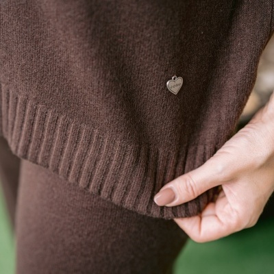 Conjunto malha, castanho