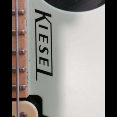 https://www.hmcustomprinting.pt/product/logo-kiesel-em-vinil-adesivo