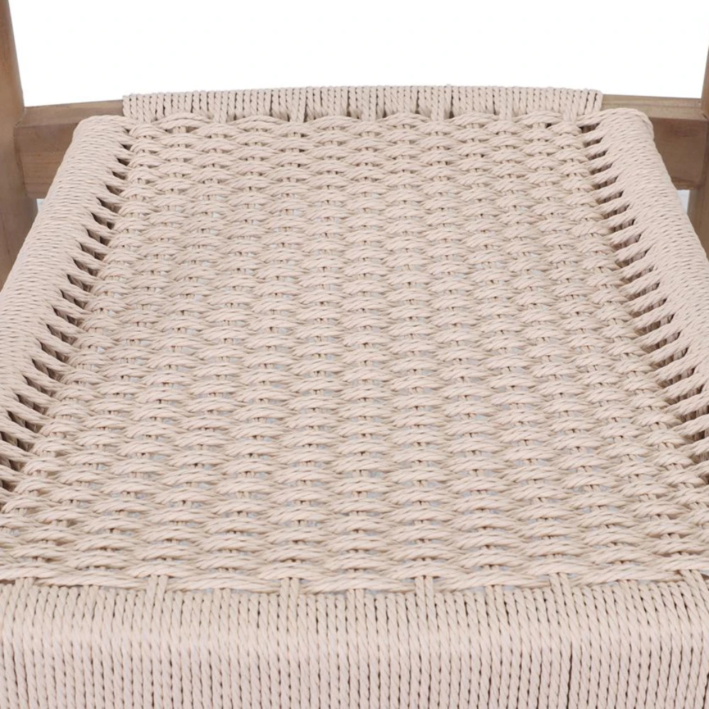 Cadeira com braços em madeira e corda bege Utiel Assento de cadeira com corda trançada bege e estrutura de madeira clara