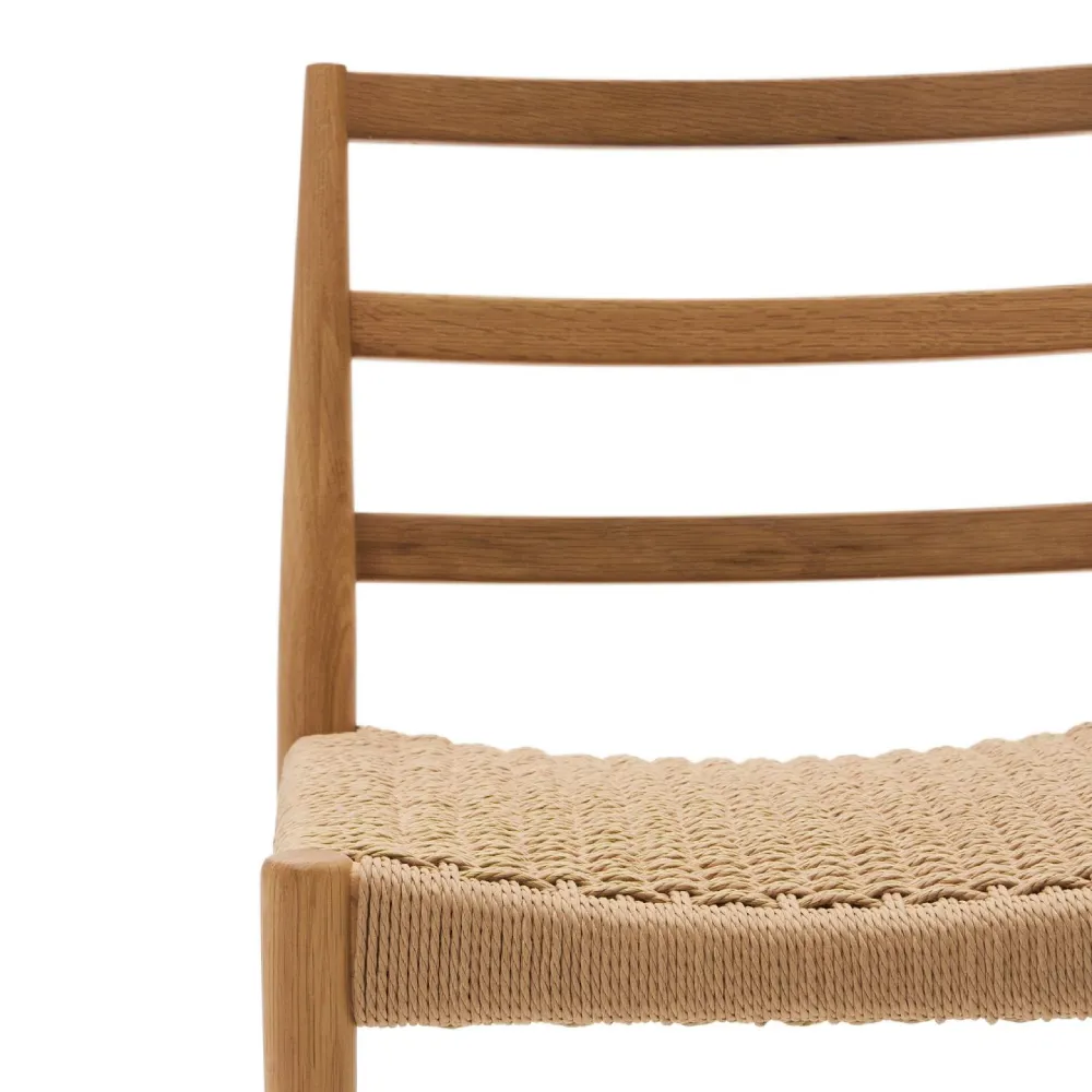 Cadeira em carvalho com assento em corda Anilla Cadeira em carvalho com assento em corda Anilla