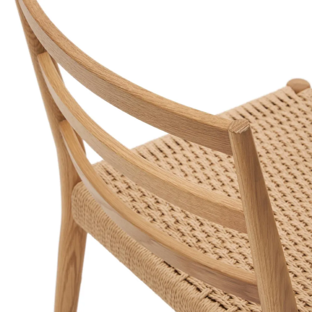 Cadeira em carvalho com assento em corda Anilla Cadeira em carvalho com assento em corda Anilla