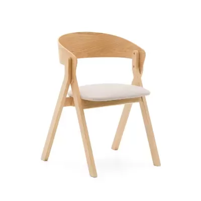 Cadeira com assento estofado bege em seringueira Gida