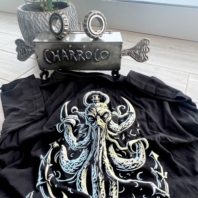 T-Shirt Nº 1" The Big Hand"- Edição Exclusiva, Assinada e Solidária