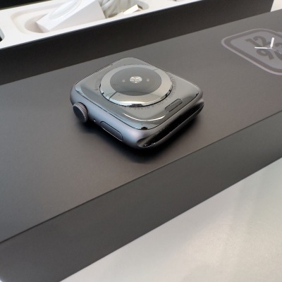 Apple Watch Series 4 Nike+ GPS Space Gray 44mm (de Ocasião) Apple Watch Series 4 Nike+ GPS Space Gray 44mm (de Ocasião)