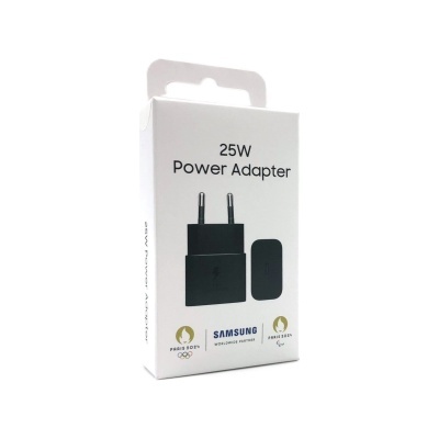 Embalagem branca de adaptador de energia Samsung 25W com imagem do adaptador preto e texto