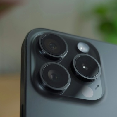 Apple iPhone 15 Pro Max - Titânio preto (de Ocasião)