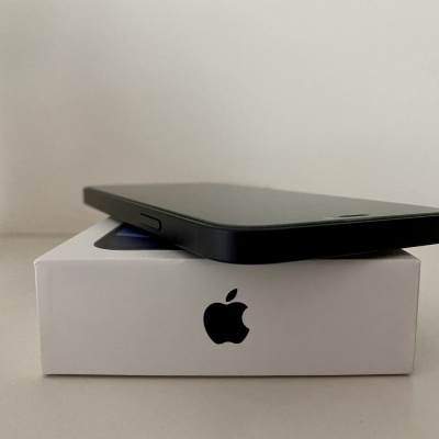 Apple iPhone 12 (de Ocasião)