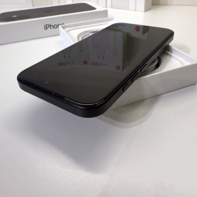 Apple iPhone 16 - Preto (de Ocasião)