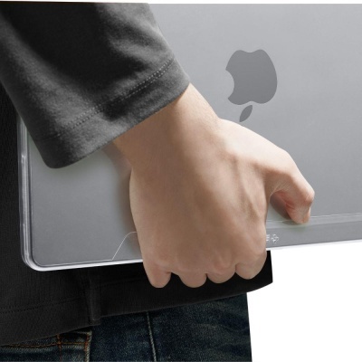 Capa Spigen Thin Fit Crystal Clear para MacBook Air