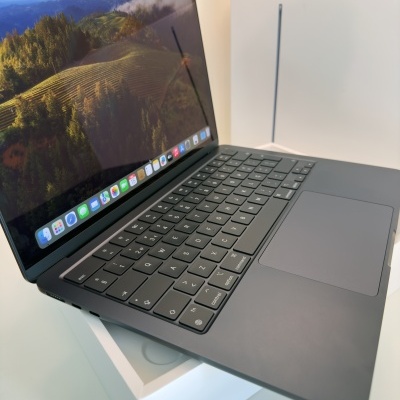MacBook Air 13.6’’ M2 8GB/256GB - Midnight (Seminovo)