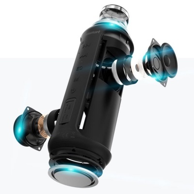 Dispositivo eletrônico preto com alto-falantes e luzes LED azuis visíveis