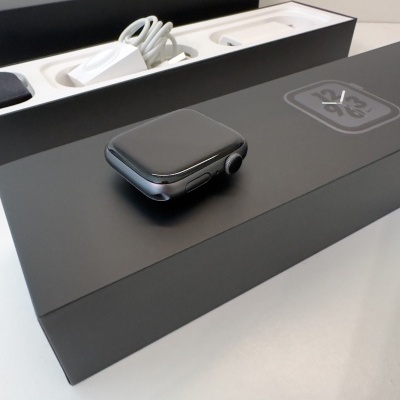 Apple Watch Series 4 Nike+ GPS Space Gray 44mm (de Ocasião) Apple Watch Series 4 Nike+ GPS Space Gray 44mm (de Ocasião)