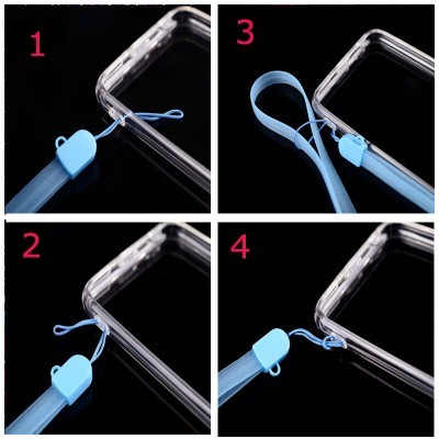 Pulseira azul clara com cabo elástico ligado a capa transparente para telemóvel em fundo preto.