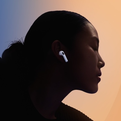 Apple AirPods 4 com Cancelamento ativo de ruído