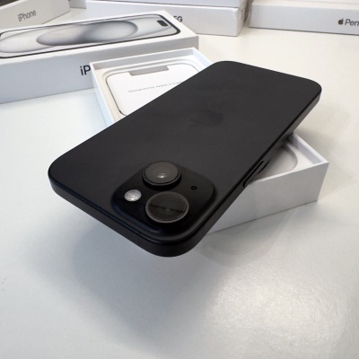 Apple iPhone 15 - Preto (de Ocasião)