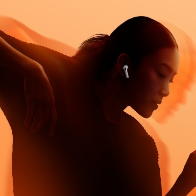 Apple AirPods 4 com Cancelamento ativo de ruído