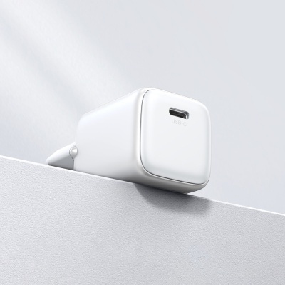 Carregador de parede branco com porta USB-C