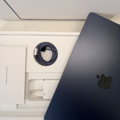 MacBook Air 13.6’’ M2 8GB/256GB - Midnight (Seminovo)