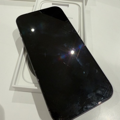 Apple iPhone 15 Pro - Titânio preto (de Ocasião)