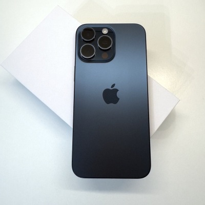 Apple iPhone 15 Pro Max - Titânio azul (de Ocasião)