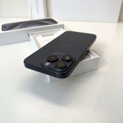 Apple iPhone 15 Pro - Titânio azul (de Ocasião)