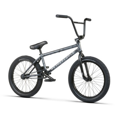 Bicicleta BMX cinza com padrão camuflado e guiador preto