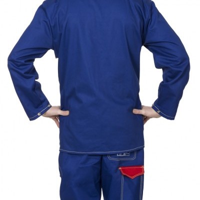 Conjunto de roupa de trabalho azul escuro com bolso vermelho traseiro