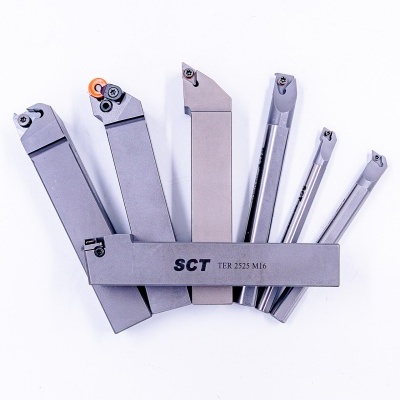 Conjunto de ferramentas de corte metálicas com várias formas de ponta