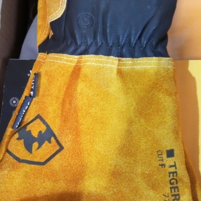 Luva MIG/MAG reforçada TEGERA 2 cores