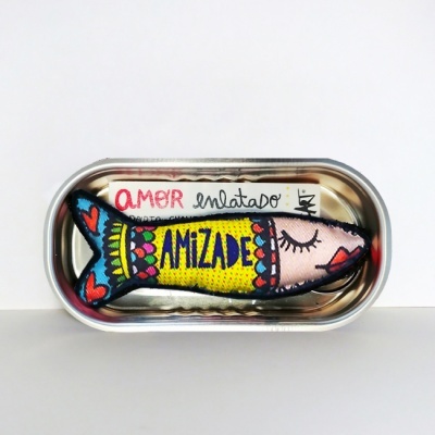 AMOR ENLATADO AMIZADE