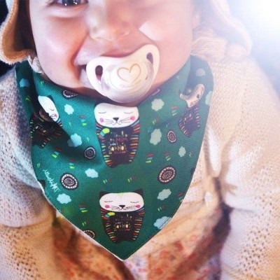 Lenço/ Babete de rua Mia