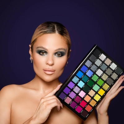 https://www.importadosdacami.com/product/paleta-de-sombras-bperfect-x-stacey-marie-carnival-v-interstellar