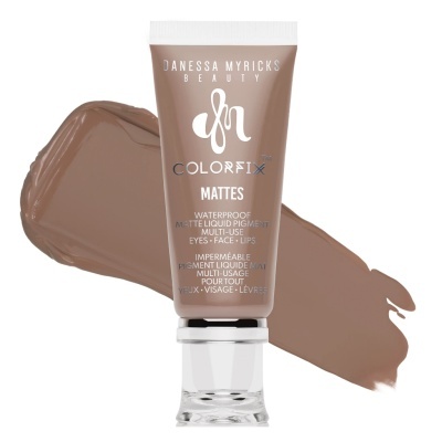Tubo de maquilhagem líquido castanho nude Danessa Myricks Beauty Colorfix Mattes