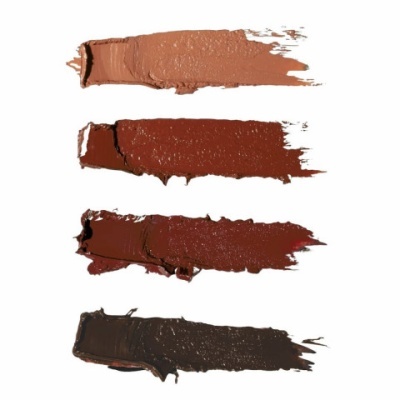 Amostras de quatro tons de batom castanho e nude em fundo branco