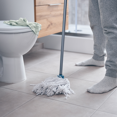 Detergente e desincrustante WC Pinho - BLUEBAC