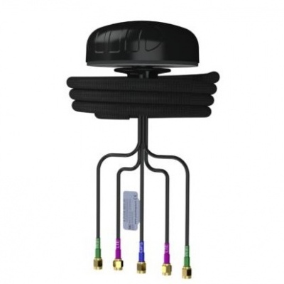 Antena preta com cabo e conectores coloridos