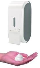 Doseador automático de espuma branco com espuma na mão