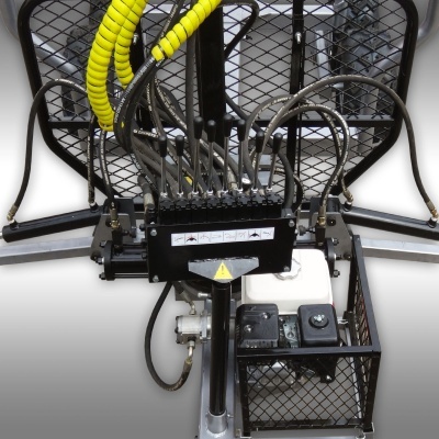 Reboque para madeira HRW-30 com guindaste de carga