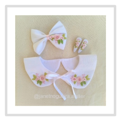 Conjunto Gola, Laço e Ganchos - bordado Rosas