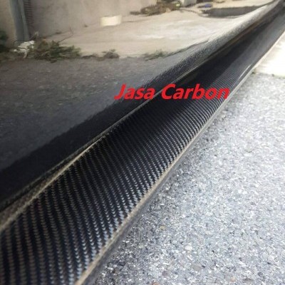 Spoiler lateral de fibra de carbono preta brilhante com texto Jasa Carbon