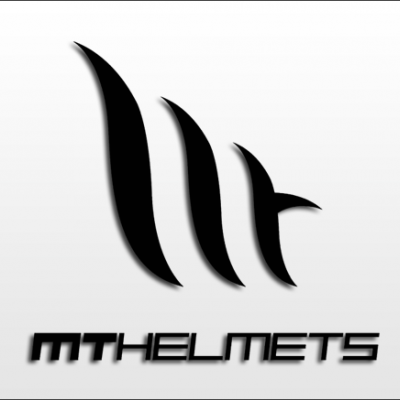 Logótipo preto estilizado com texto 'mTHELMETS' em fundo branco